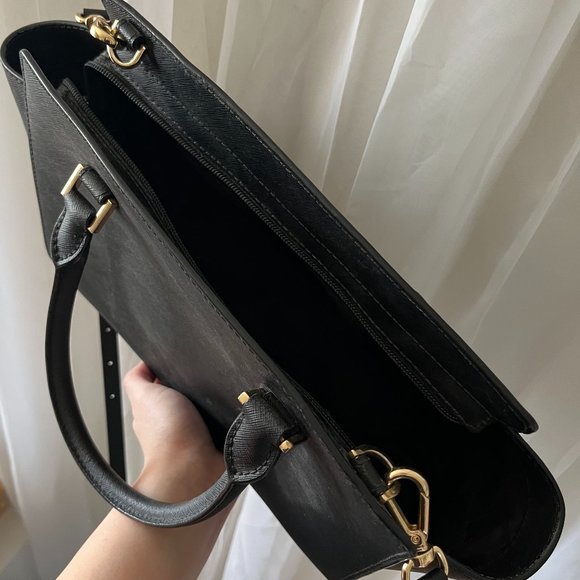 Michael Kors Purse - Picture 4 of 9